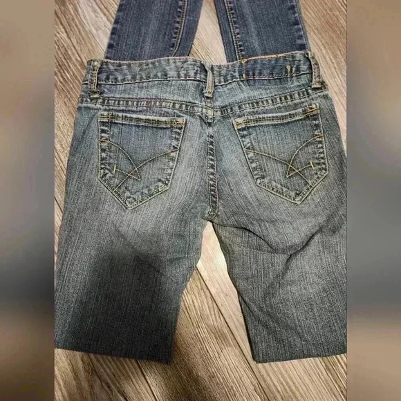 Amethyst Jeans - Picture 4 of 5